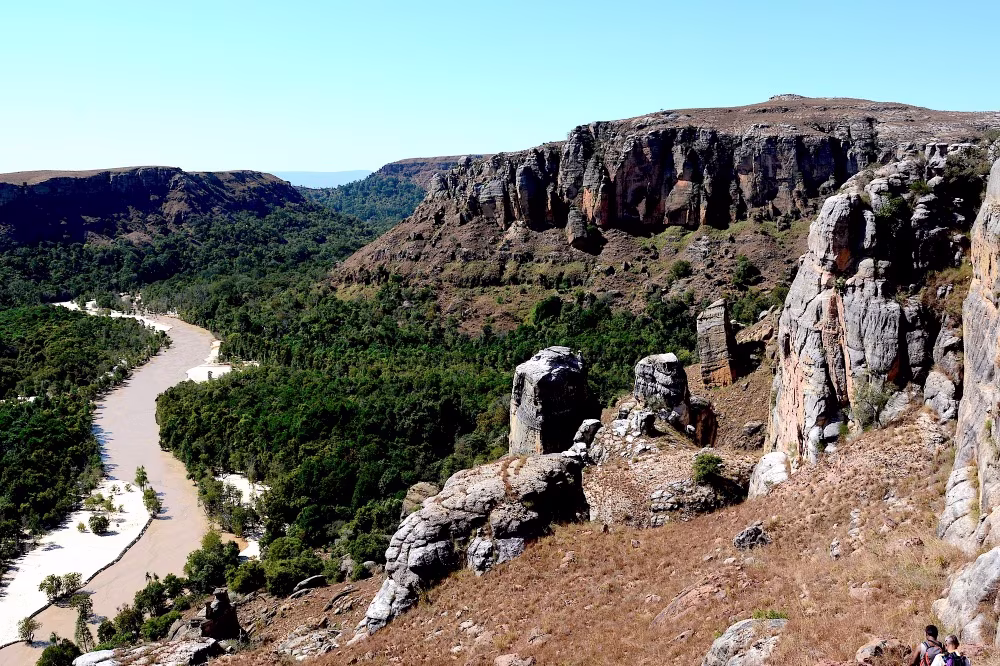 Die Manambolo, die Tsingy von Bemaraha und das Makay-Massiv